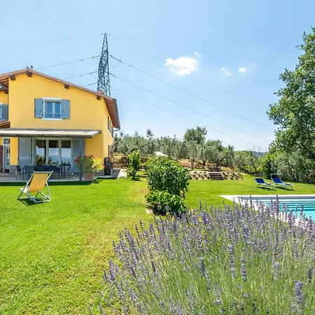 Casa Le Ginestre Holiday home Starda