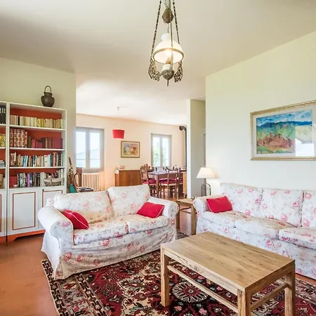 Casa Le Ginestre Holiday home