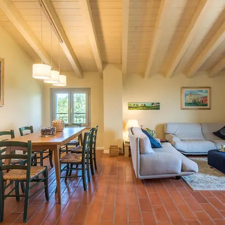 Holiday home Casa Le Ginestre