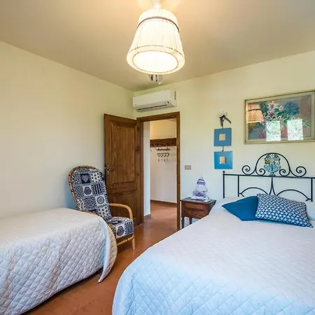 Holiday home Casa Le Ginestre